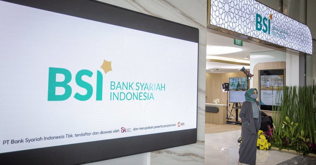 Minister Qoumas lauds launch of Indonesia Sharia Bank